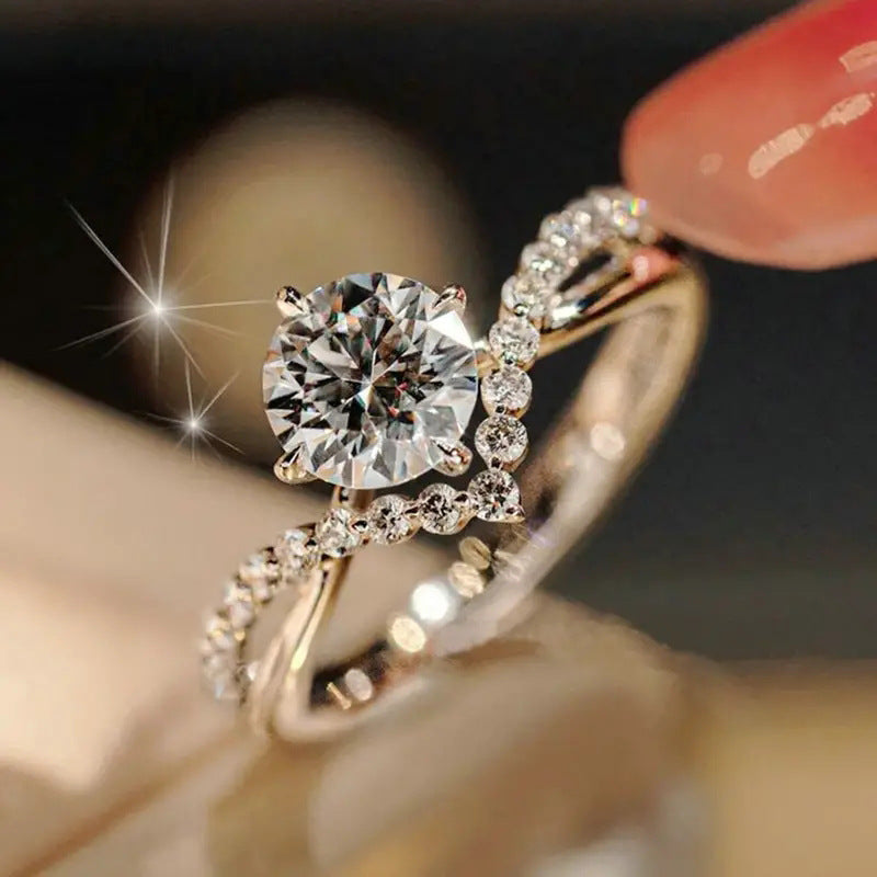 Zircon Four-claw V-shaped Index Finger Ring