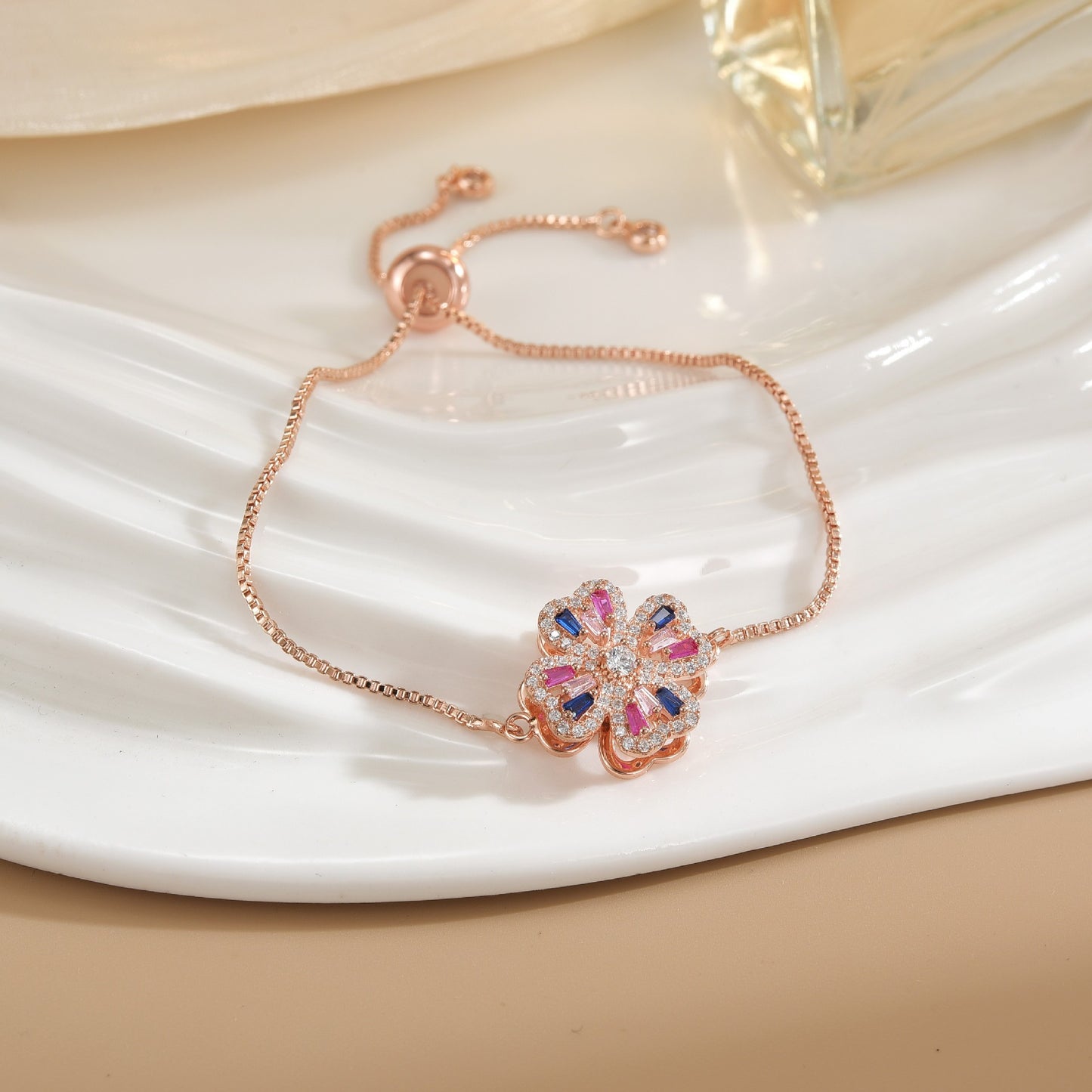 Simple Rotatable Flower Color-preserving Pure Copper Gold-plated Bracelet