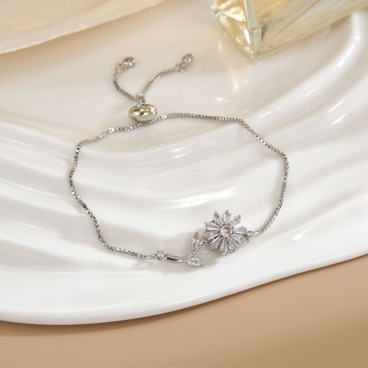 Simple Rotatable Flower Color-preserving Pure Copper Gold-plated Bracelet