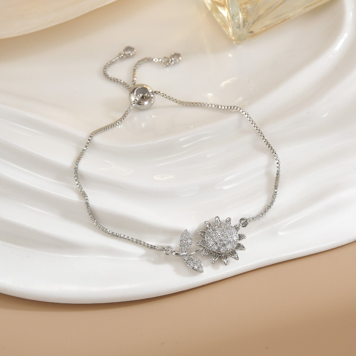 Simple Rotatable Flower Color-preserving Pure Copper Gold-plated Bracelet